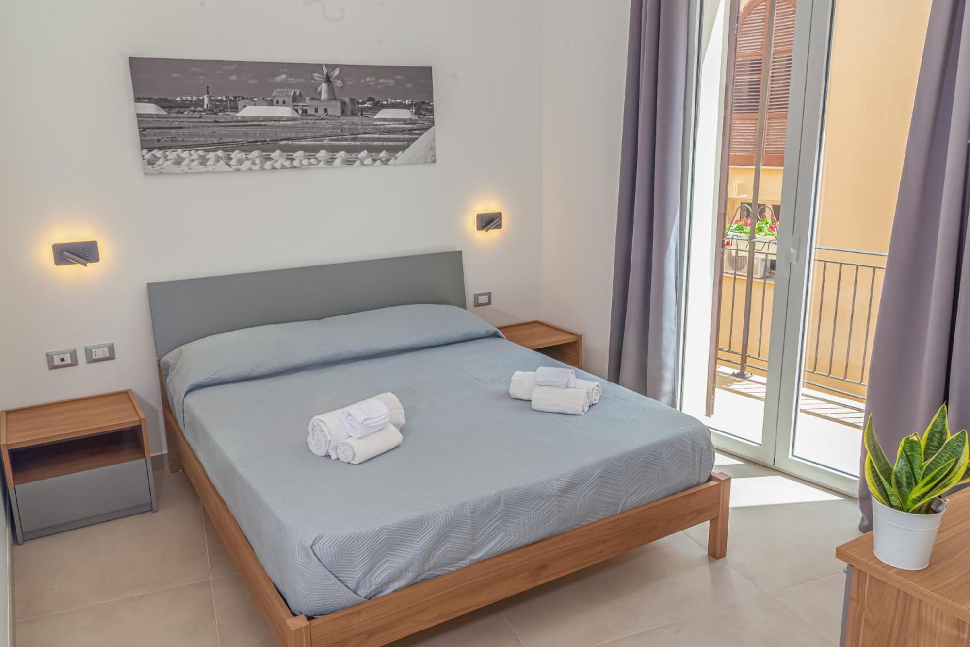 Isgro Rooms Марсала Экстерьер фото