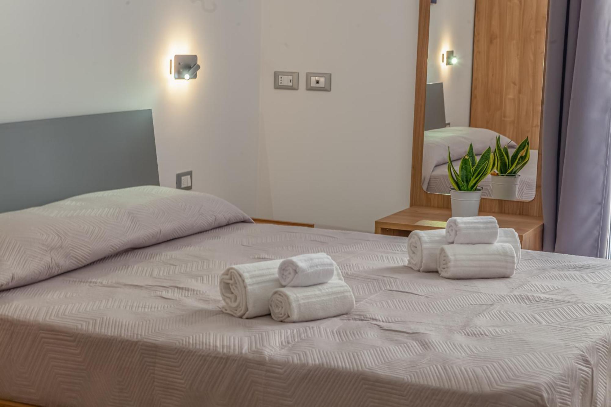 Isgro Rooms Марсала Экстерьер фото