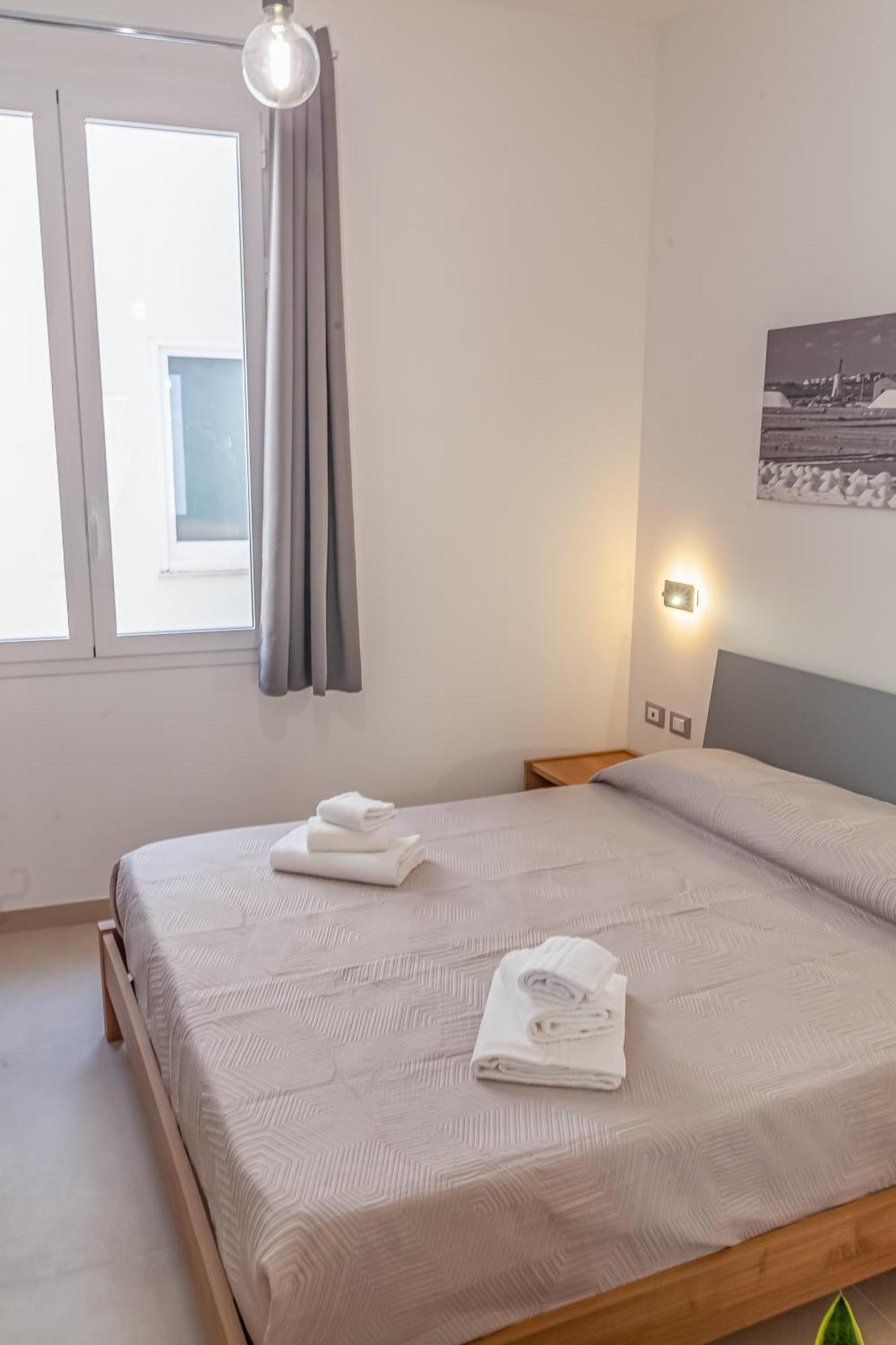 Isgro Rooms Марсала Экстерьер фото
