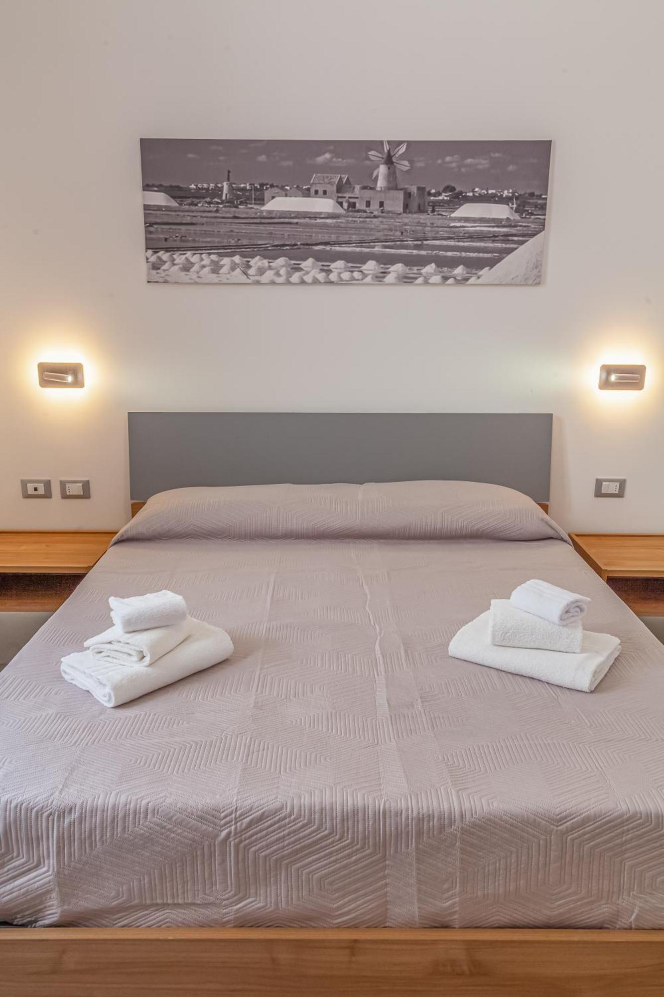 Isgro Rooms Марсала Экстерьер фото